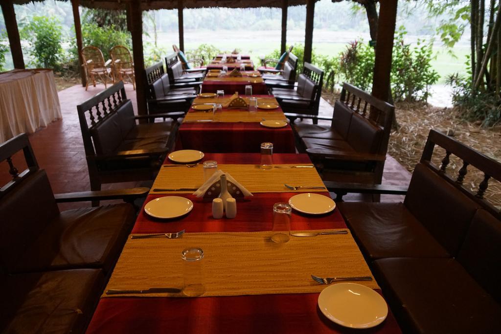 Soma Birds Lagoon Hotel Kotamangalam Exterior photo